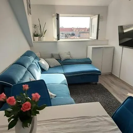 Nelly Apartment Split