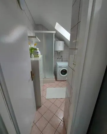 Apartment Nelly Split